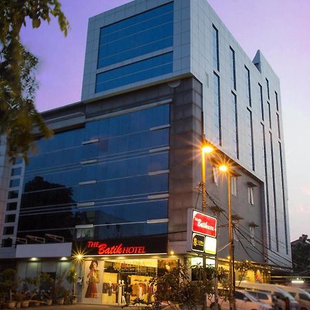 The Batik Hotel Medan Exterior photo