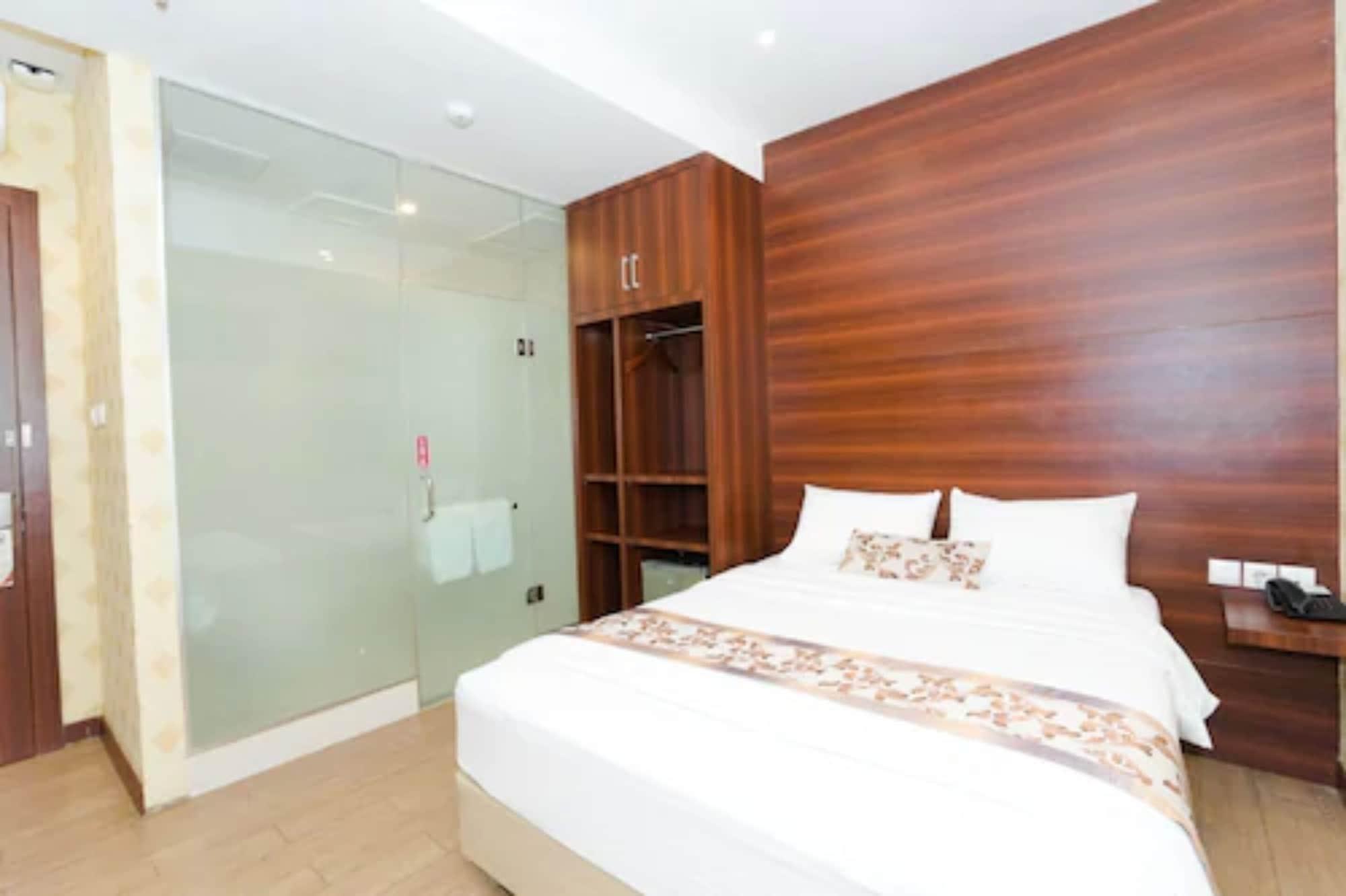 The Batik Hotel Medan Exterior photo