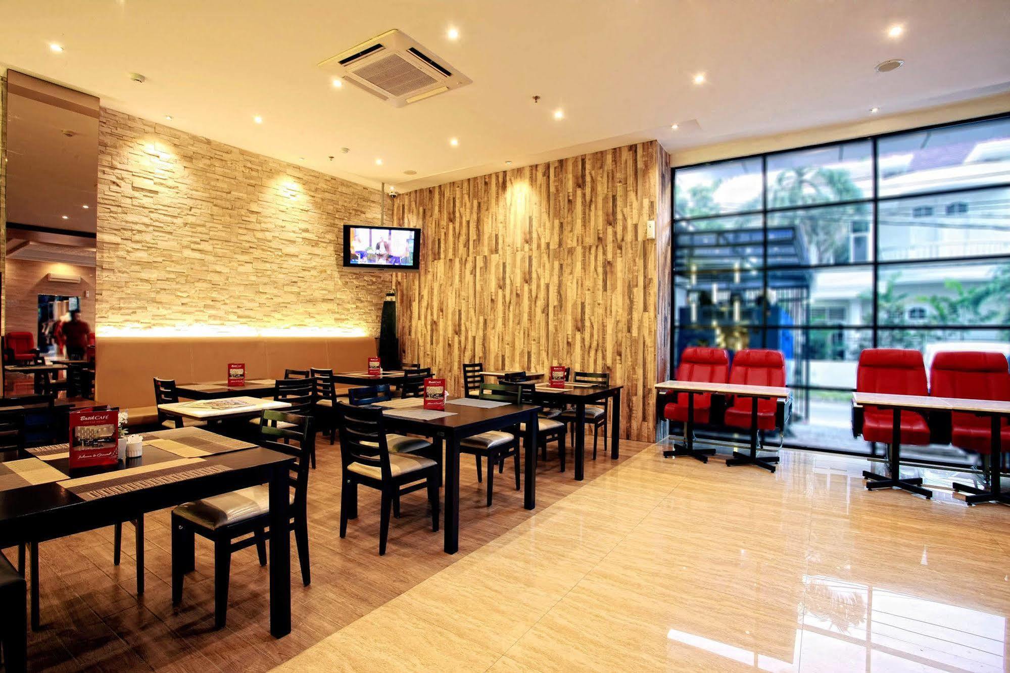 The Batik Hotel Medan Exterior photo