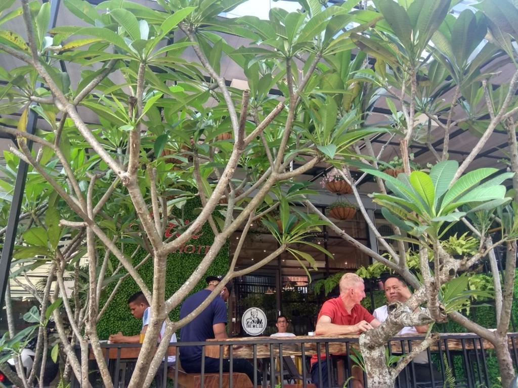 The Batik Hotel Medan Exterior photo